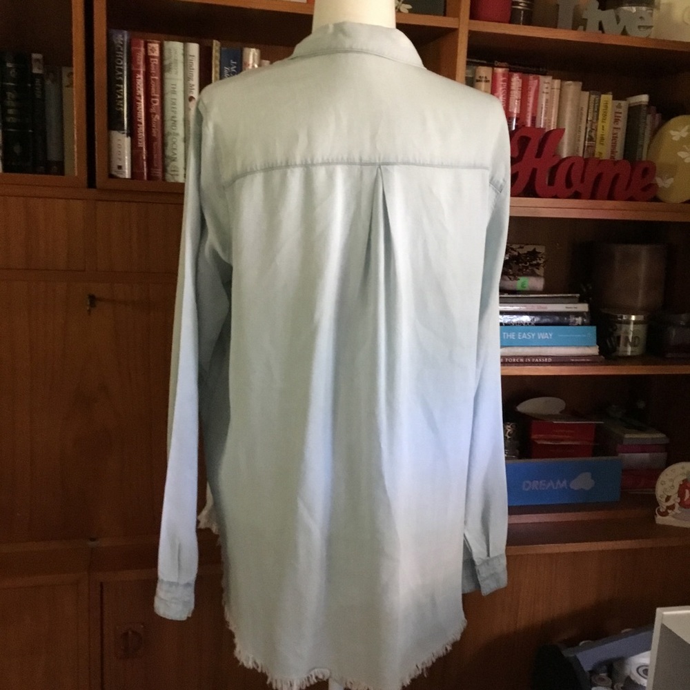 URBAN DAIZY BUTTON UP SHIRT - Picture 3 of 10
